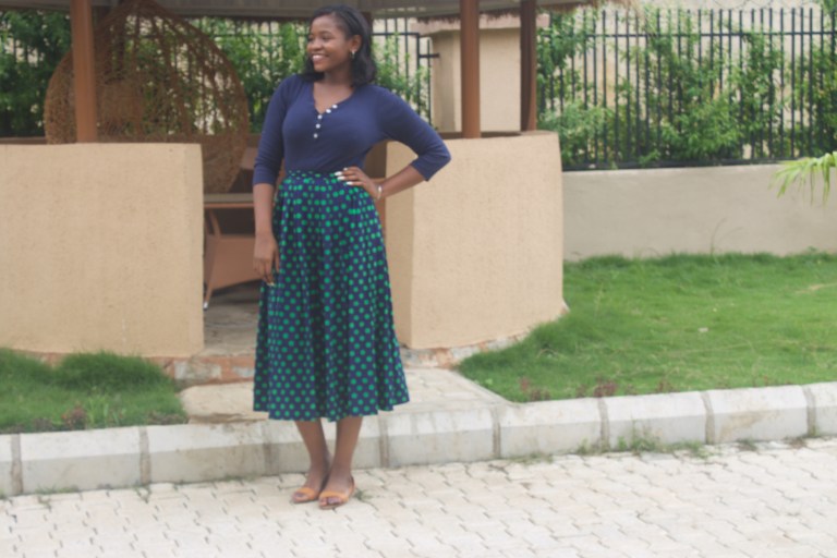 I got this skirt in a secondhand market (or as my fellow Nigerians say bend-down-select, it was less than $2 !)